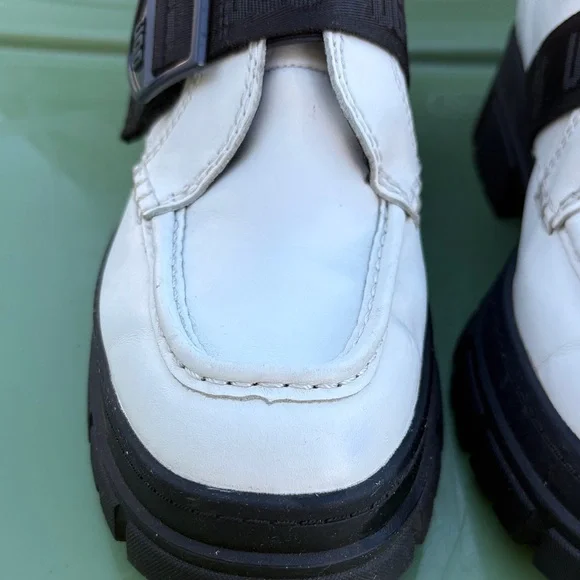 UGG women Ashton White and Black Loafers - Picture 3 of 13